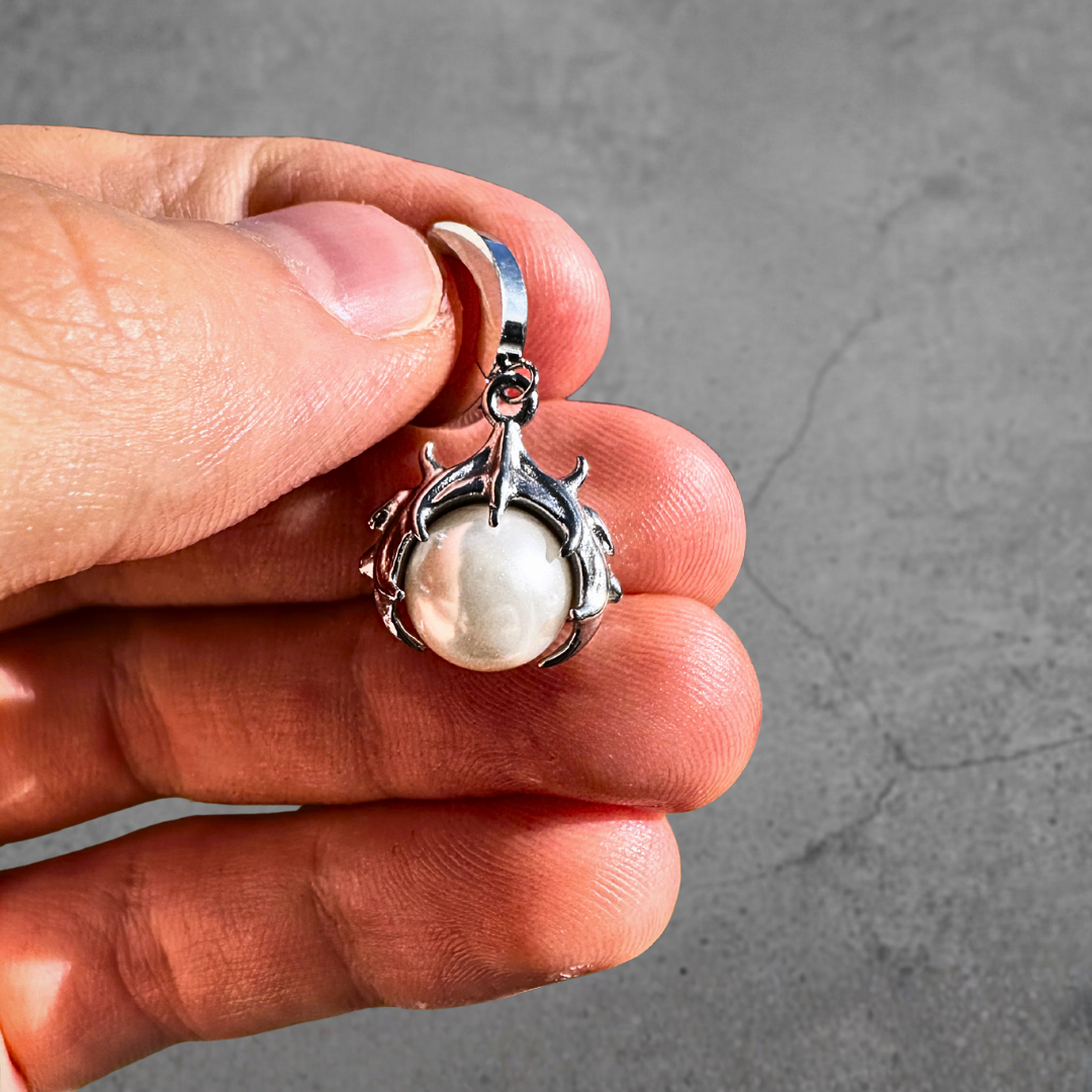 Talon Pearl - Earrings